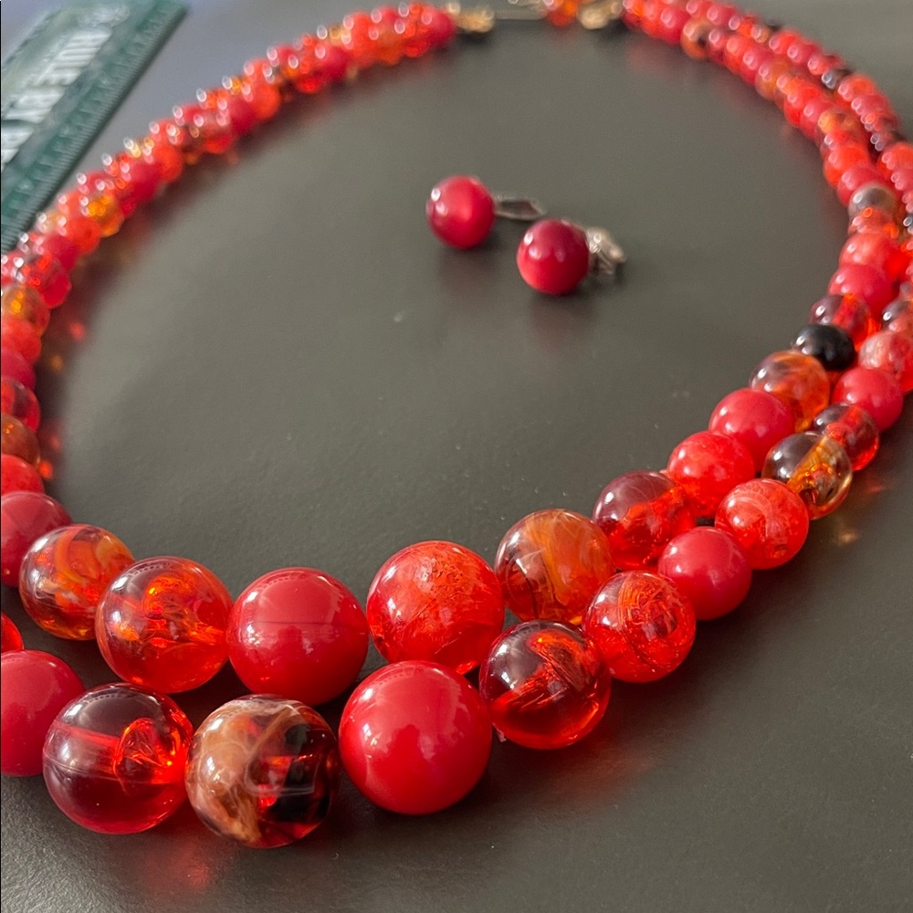 Vintage Elegance: Red & Reddish Hues Beaded Necklace and ClipOn Earrings Set